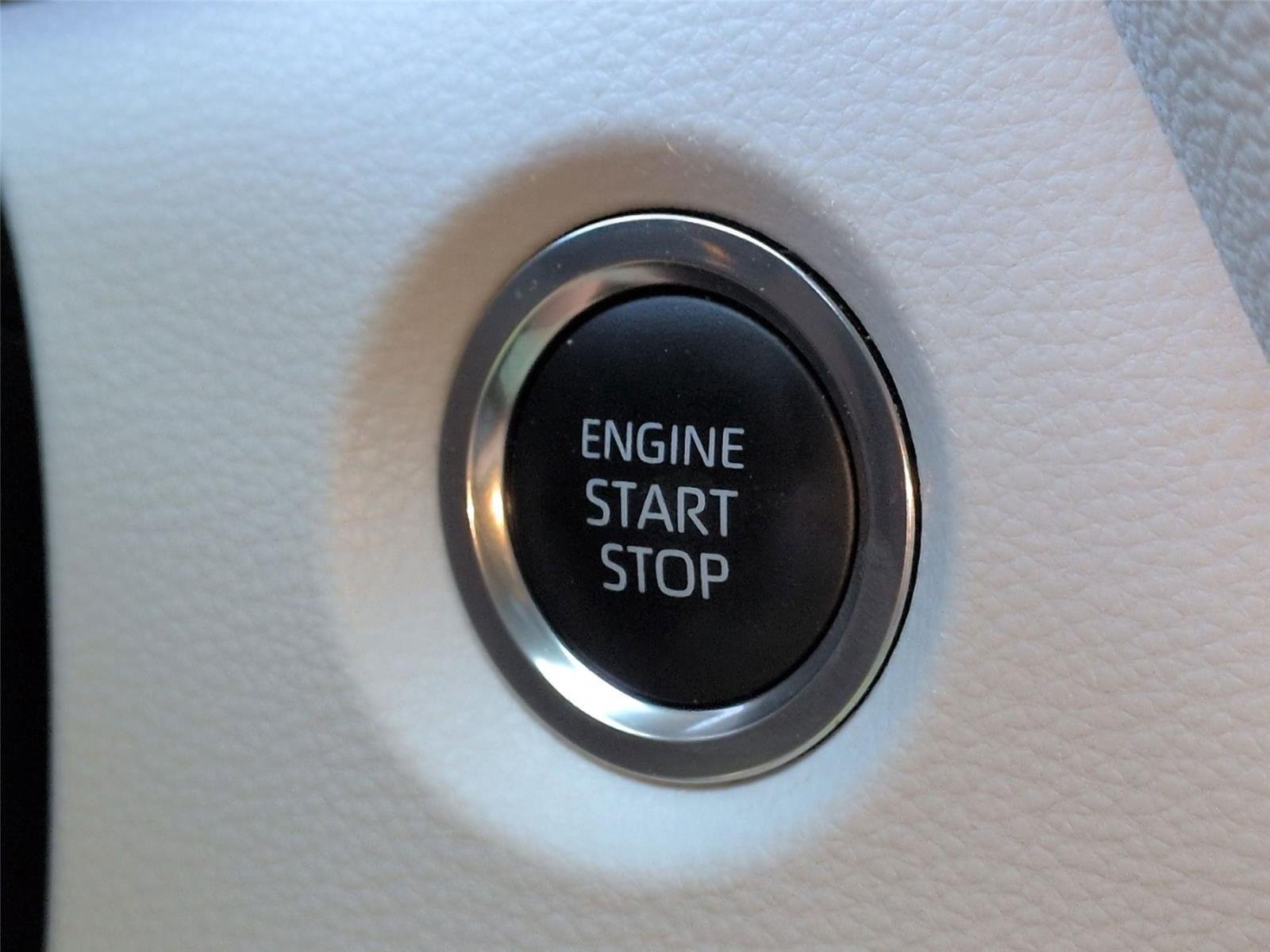 Used 2025 Ruby Flare Pearl Toyota SE image 30