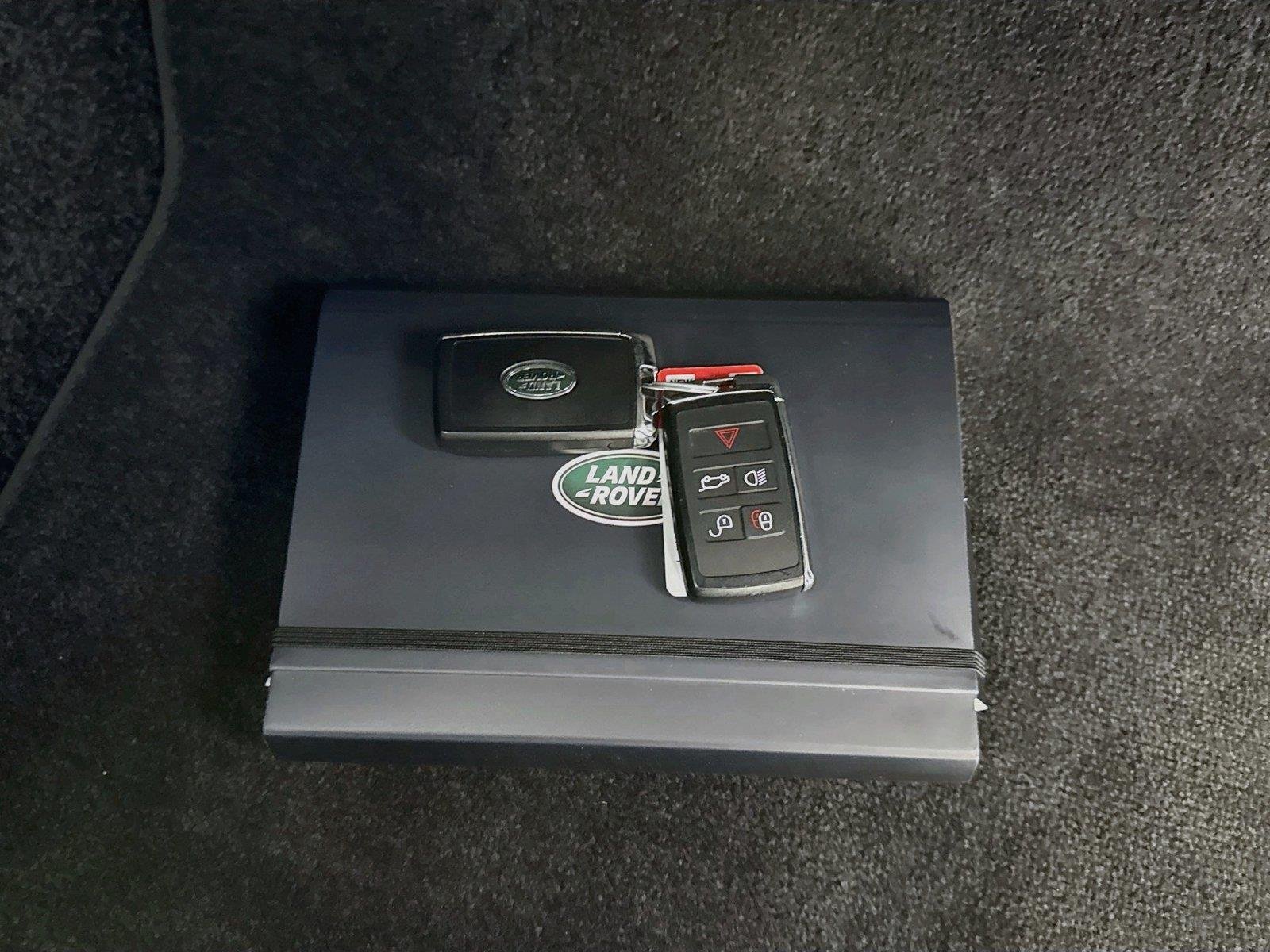 Used 2024 Fuji White Land Rover SE | Blackout Pkg | 360 Camera | Heated/Vented Seats image 48