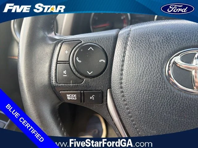 Used 2018 White Toyota SE image 17