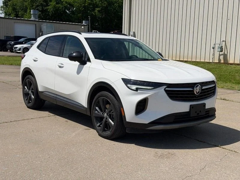 2022 Buick Envision Essence FWD's photo