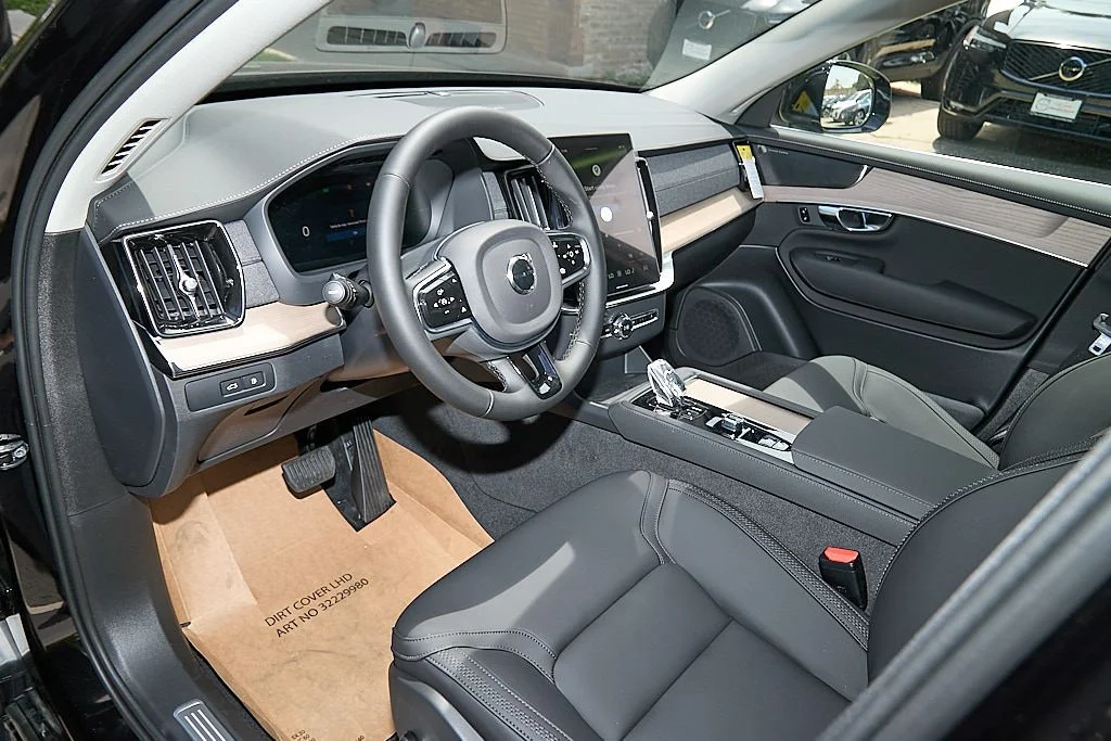 New 2026 Onyx Black Volvo Plus image 12