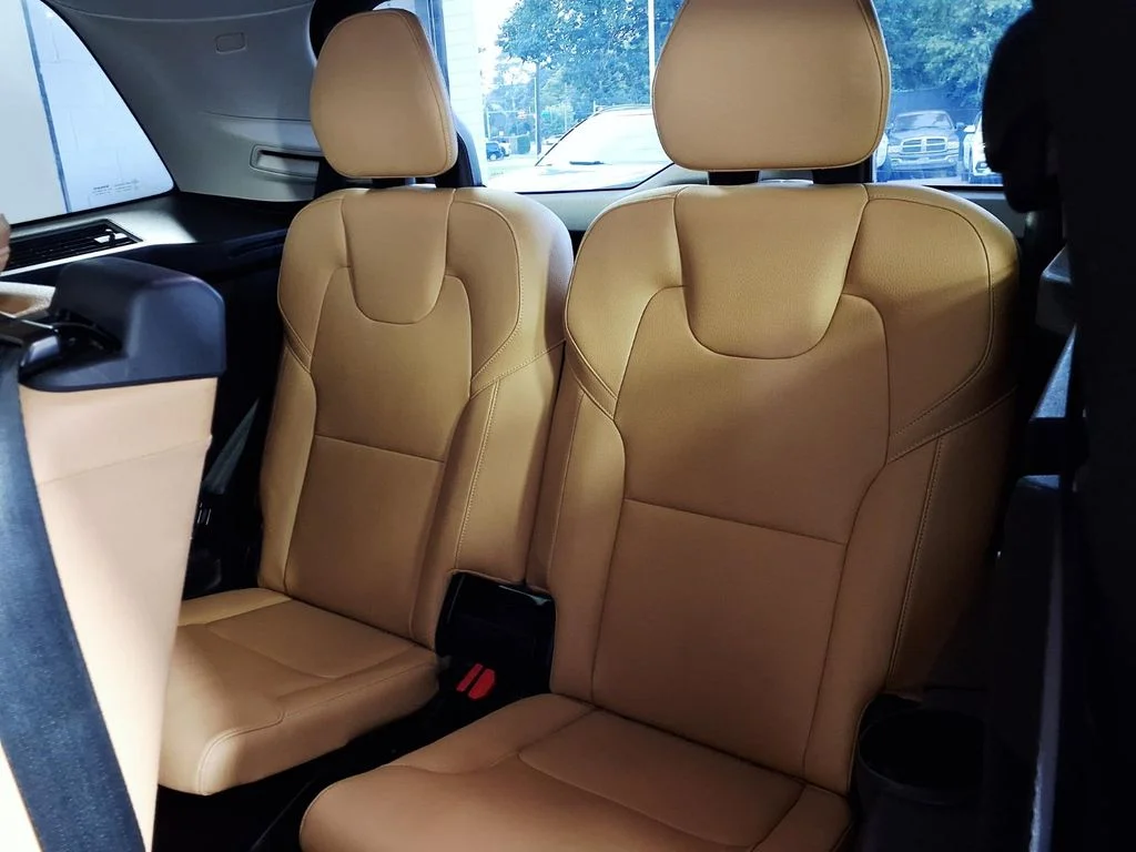 Used 2016 Black Volvo T6 Momentum image 9