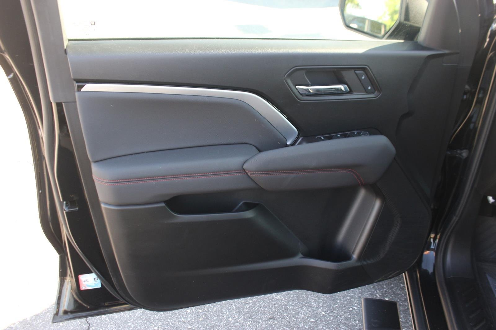 Used 2024 Black Chevrolet Z71 image 11