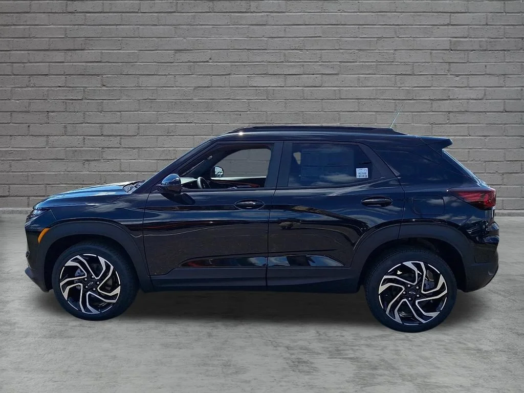 New 2026 Mosaic Black Metallic Chevrolet RS image 5