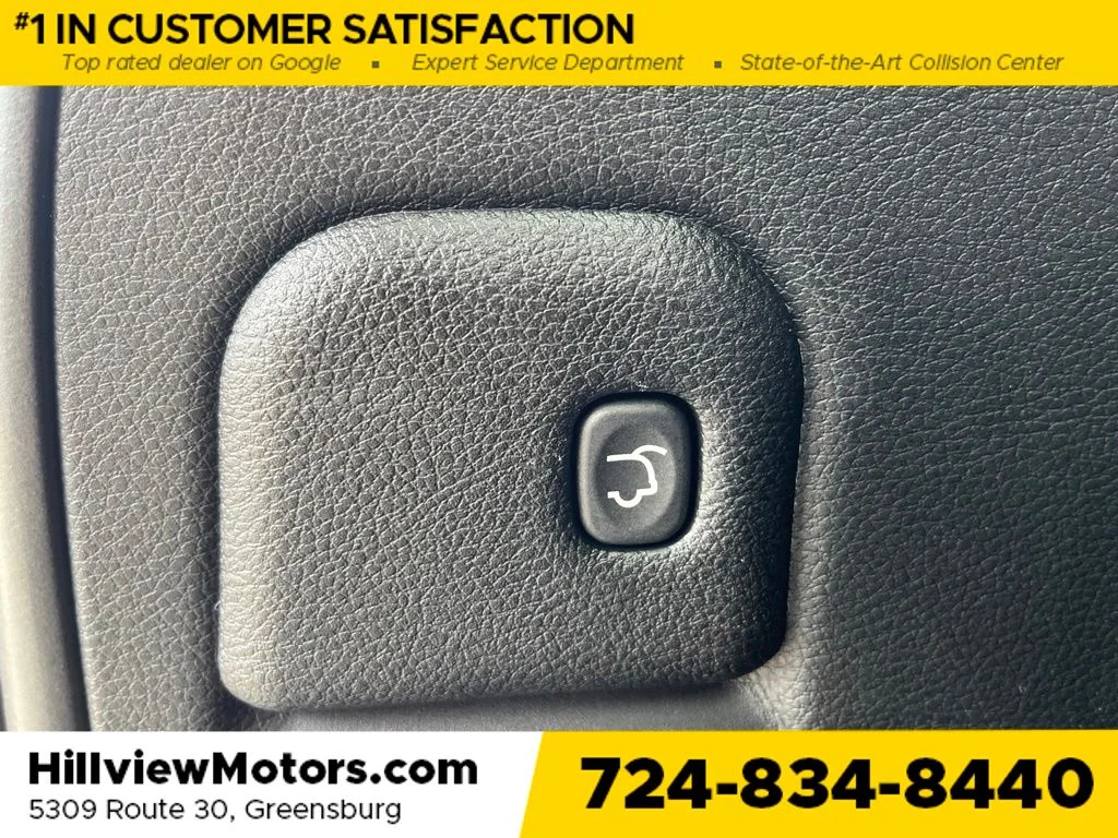 Used 2018 Bright White Clearcoat Jeep Limited image 28