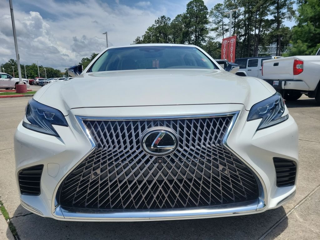 Used 2018 White Lexus 500 Base image 4