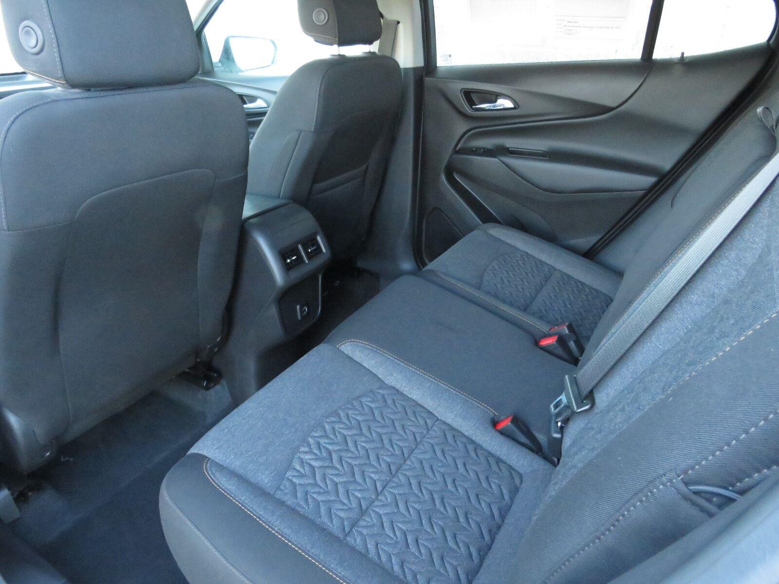 Used 2024 Summit White Chevrolet LT image 26