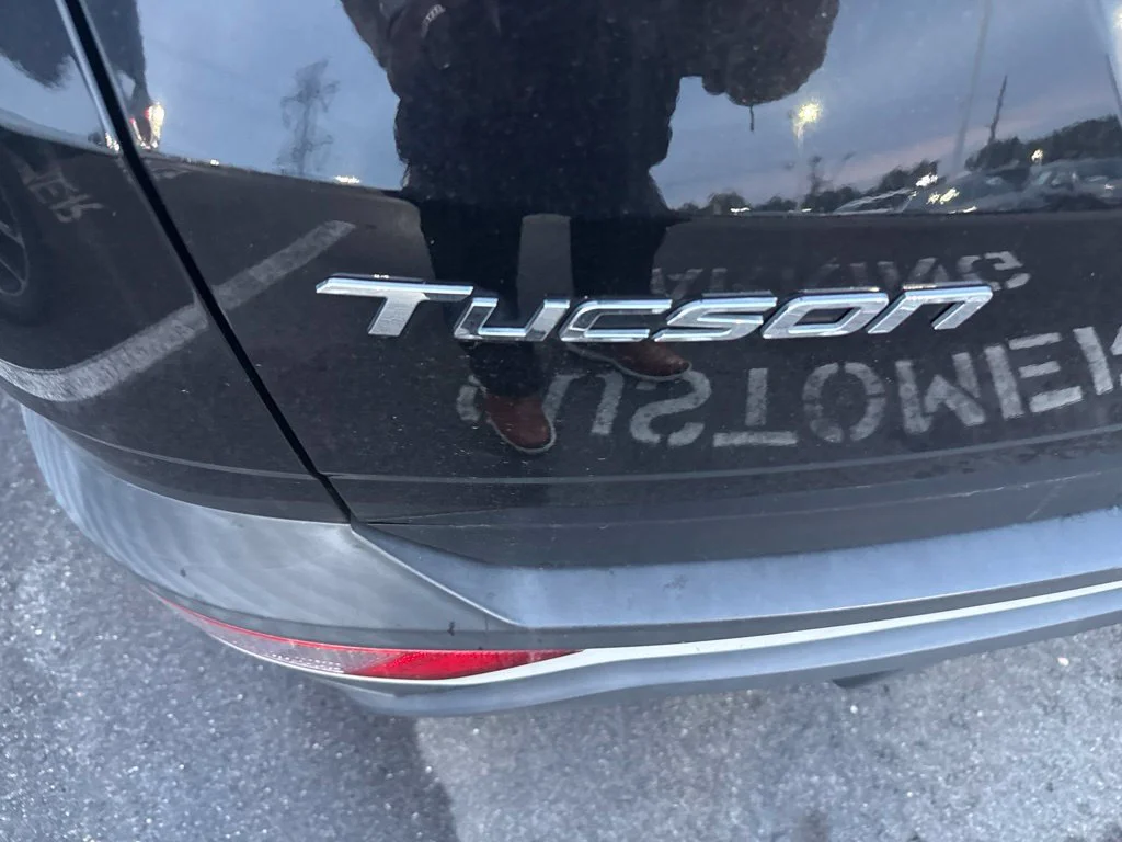 Certified Used 2023 Black Hyundai SEL image 6