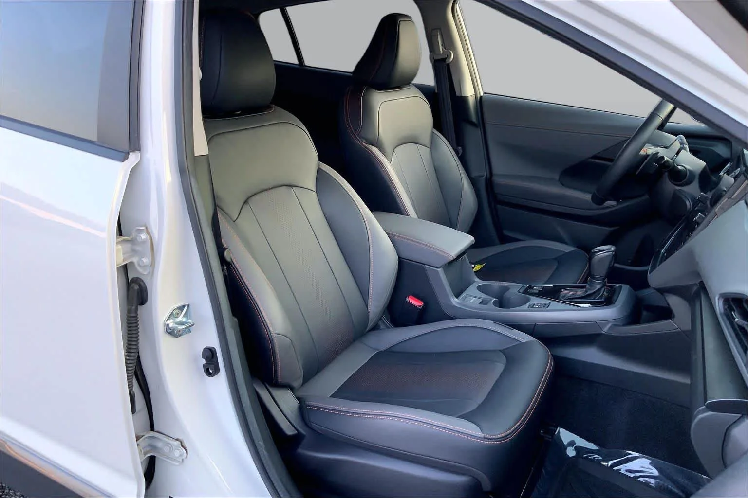 Used 2025 W3P/Crystal Whi Subaru Limited image 9