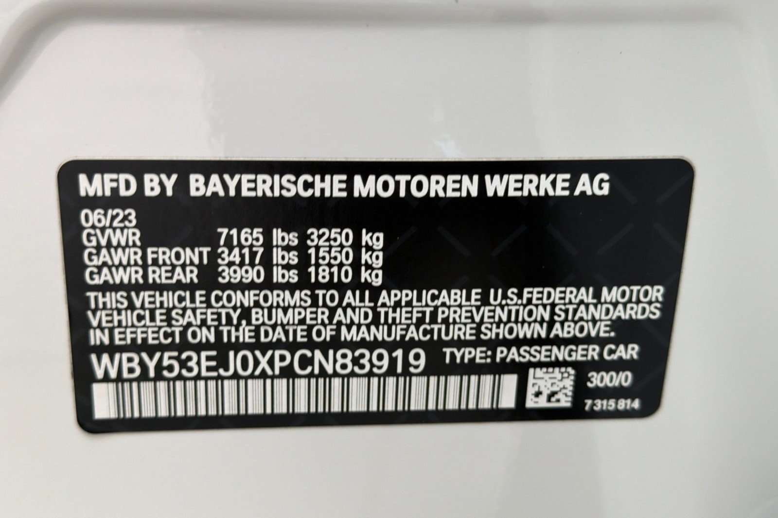 Used 2023 Alpine White BMW xDrive60 image 27