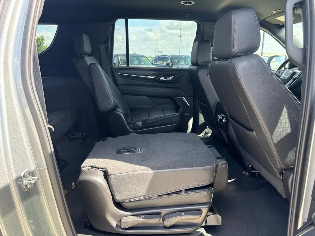 Used 2024 Silver GMC Denali image 14