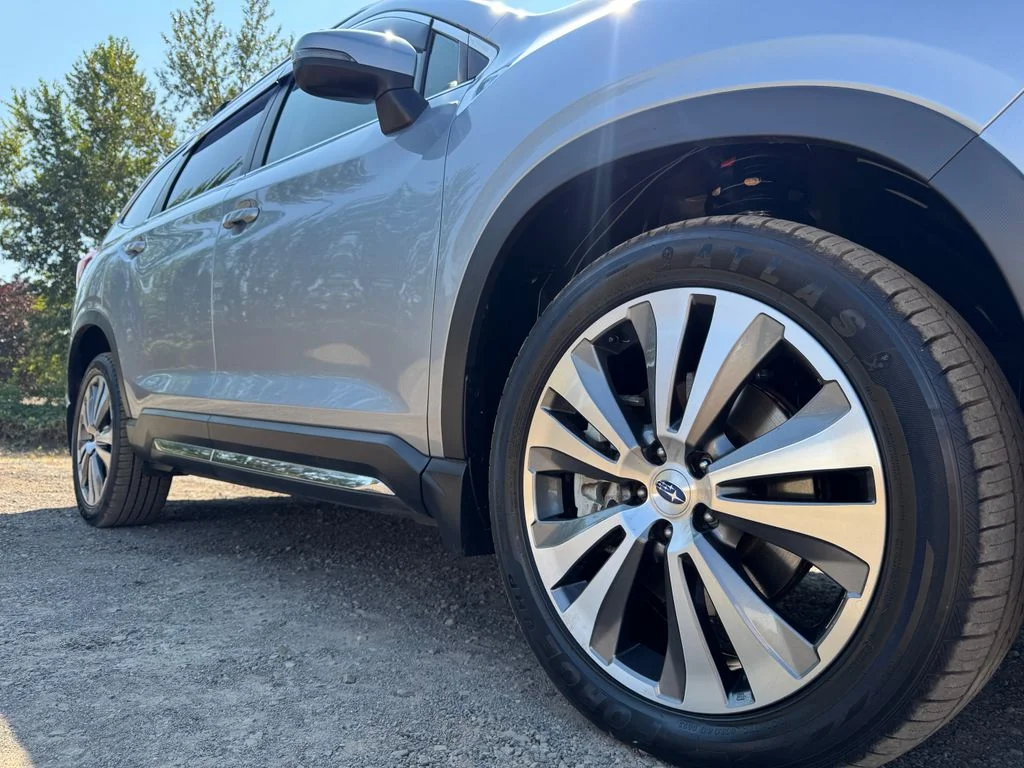 Used 2022 Silver Subaru Limited image 51