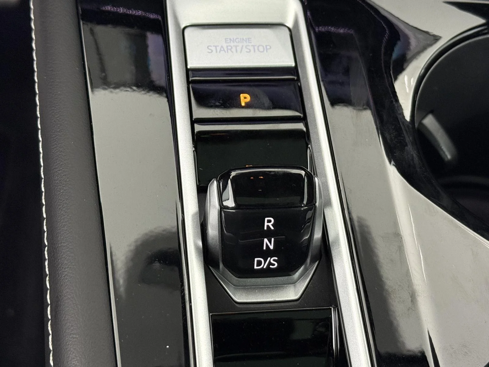 New 2026 Pure Gray Volkswagen 2.0T SEL Premium R-Line image 33