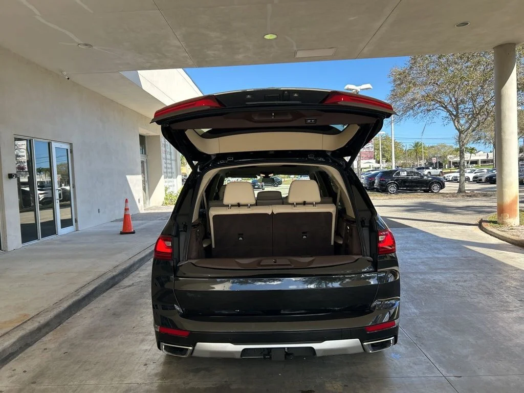 Used 2019 Black BMW xDrive40i image 45