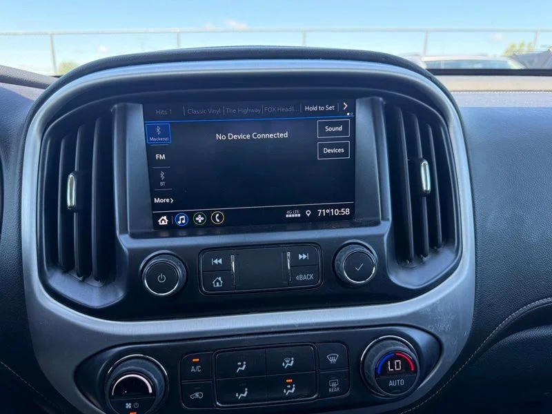 Used 2022 Beige GMC Elevation image 11
