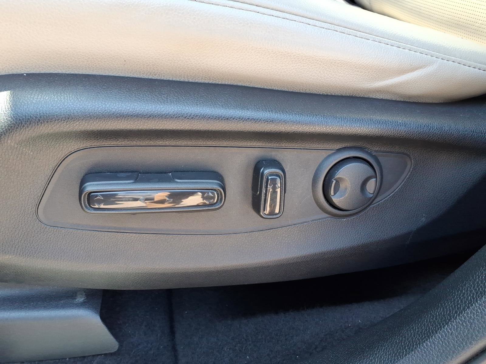 Used 2023 Lunar Silver Metallic Honda EX-L image 18