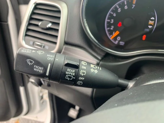 Used 2022 White Jeep Laredo X image 27