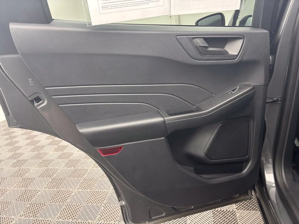 Used 2022 Gray Ford SE image 32