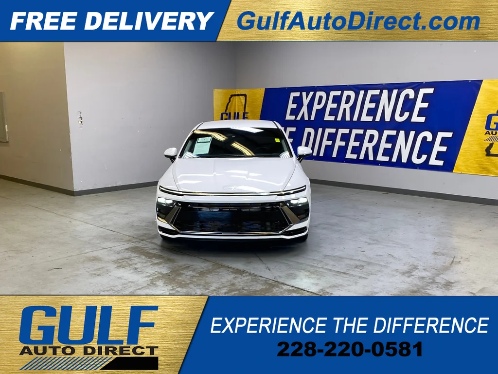 Used 2026 White Hyundai SEL Sport image 3