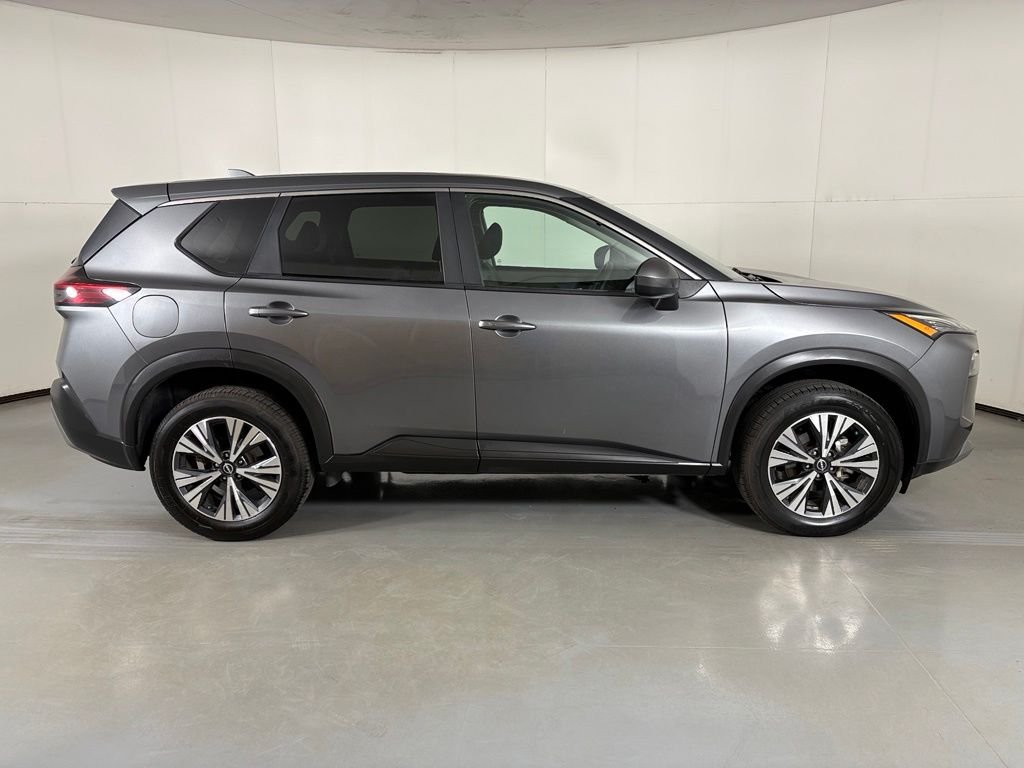 Used 2023 Gray Nissan SV image 9