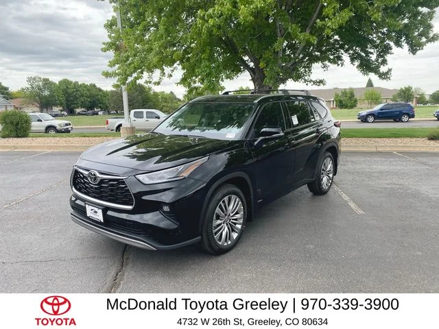 2026 Toyota Highlander Hybrid Platinum AWD's photo