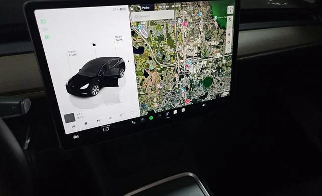 Used 2022  Tesla Long Range image 14