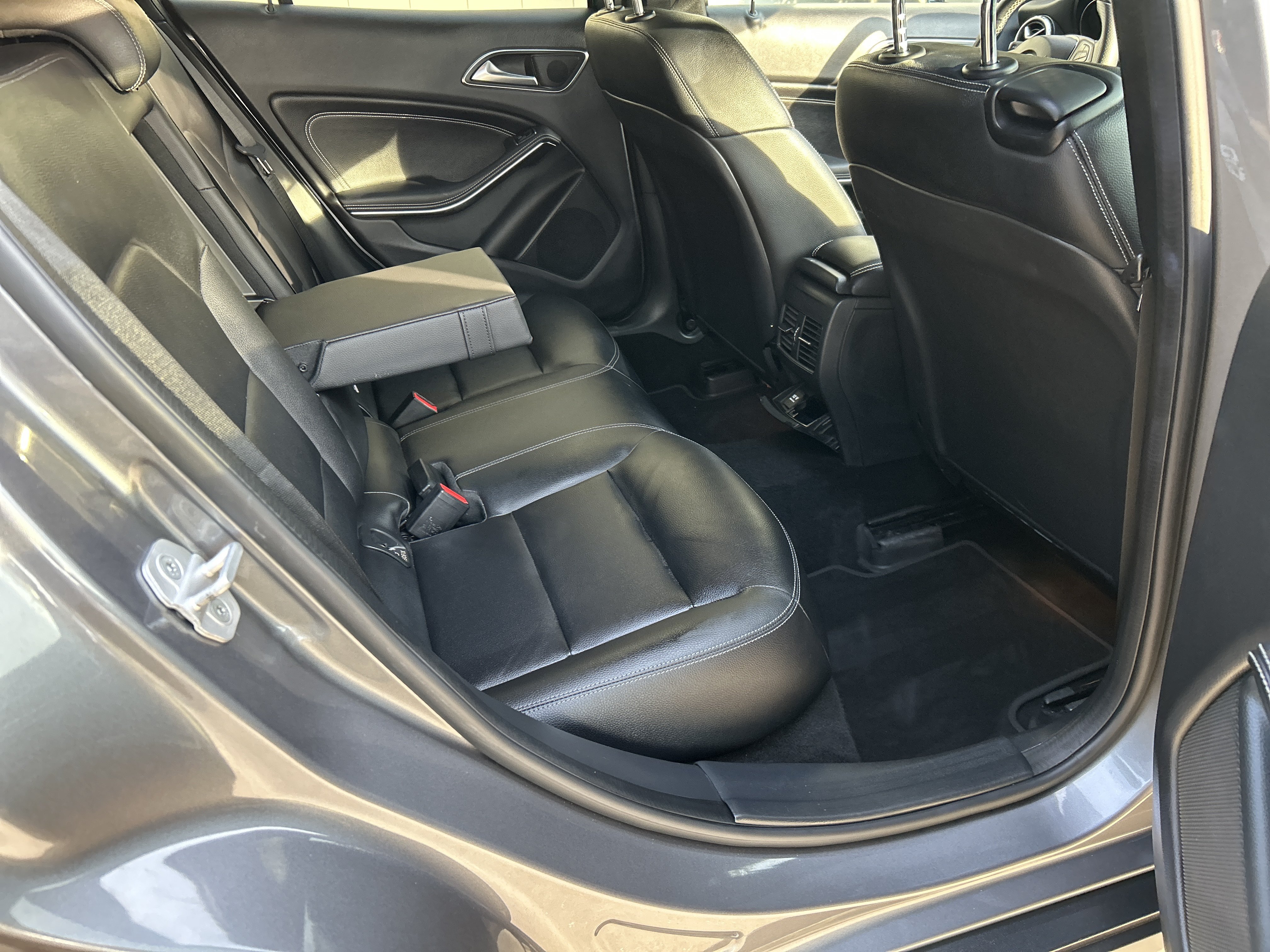 Used 2016 Mountain Gray Metallic Mercedes-Benz GLA 250 SUV image 40