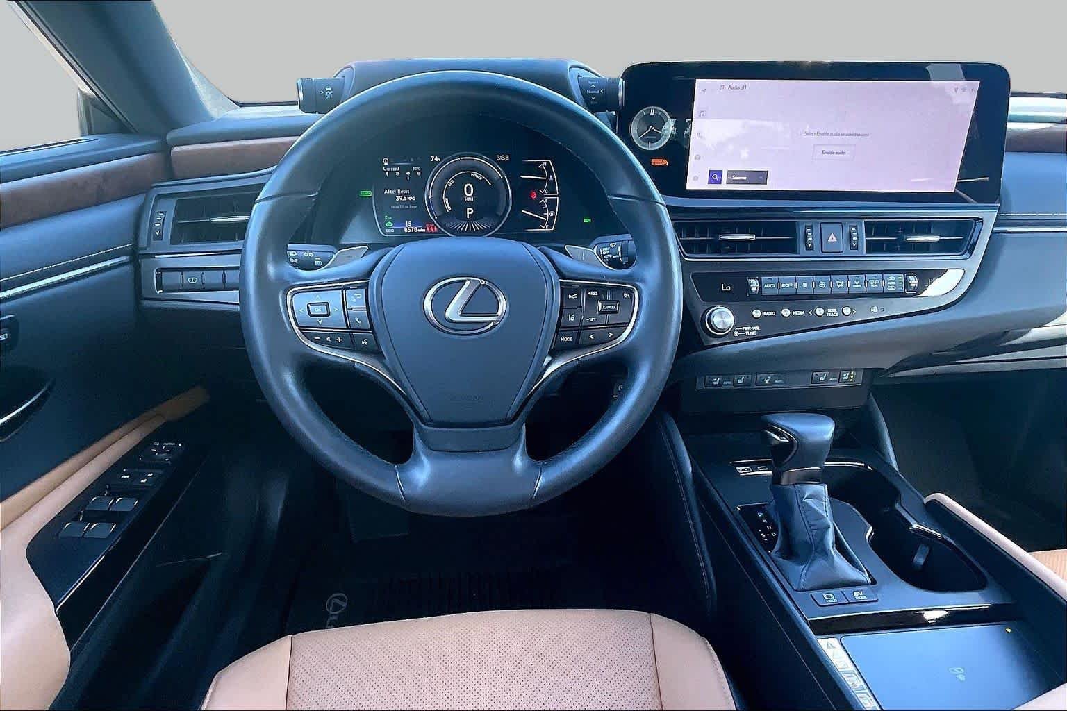 Used 2025 Iridium Lexus  image 5