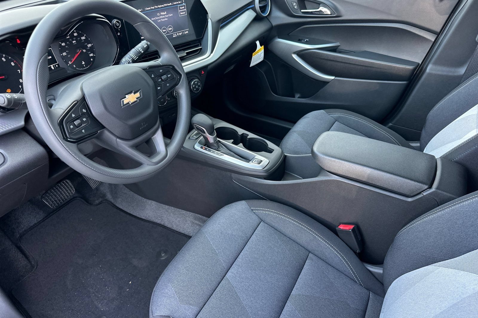 2026 Chevrolet Trax LS - Photo 10