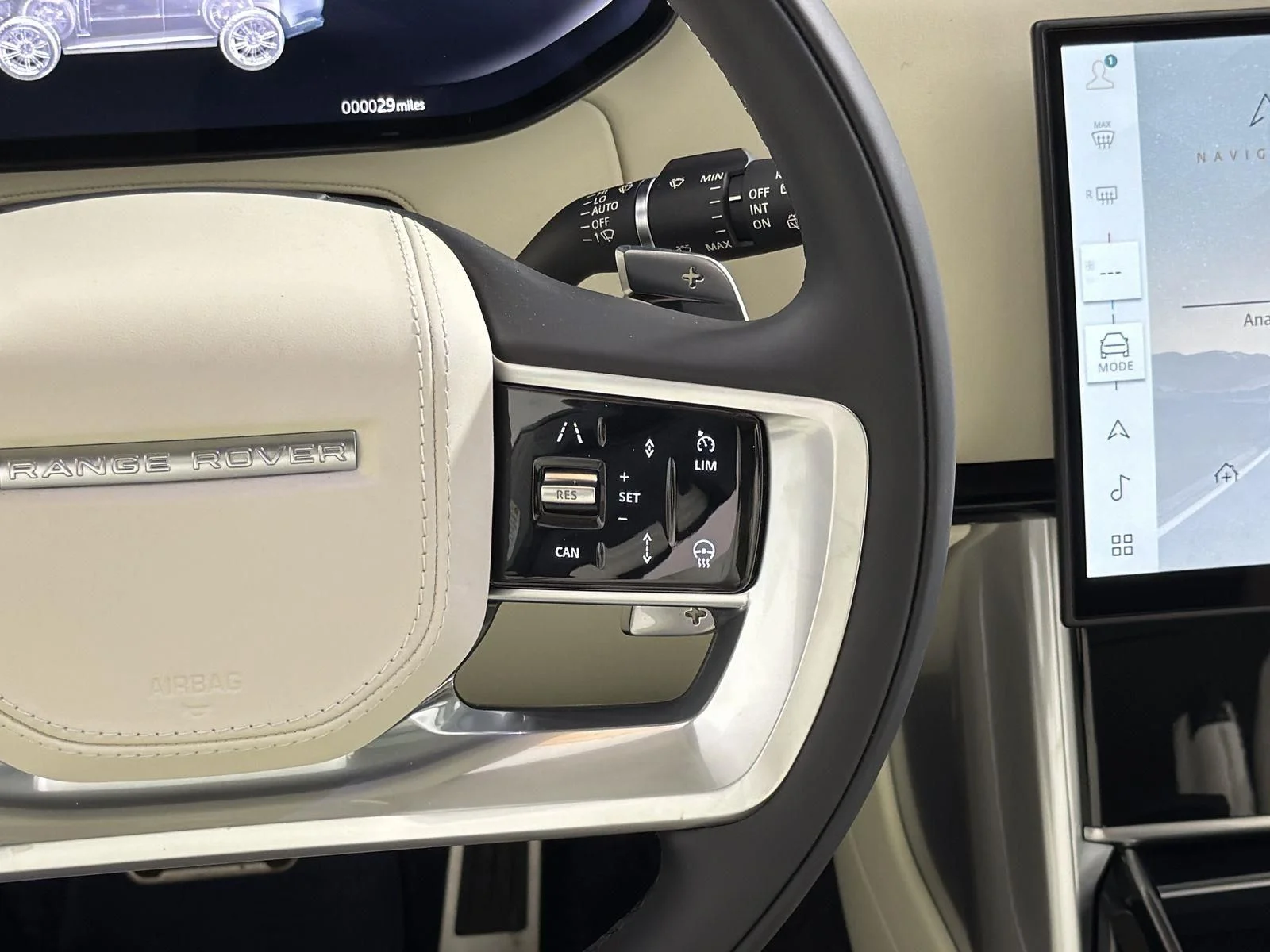 2026 Land Rover Range Rover SE - Photo 13