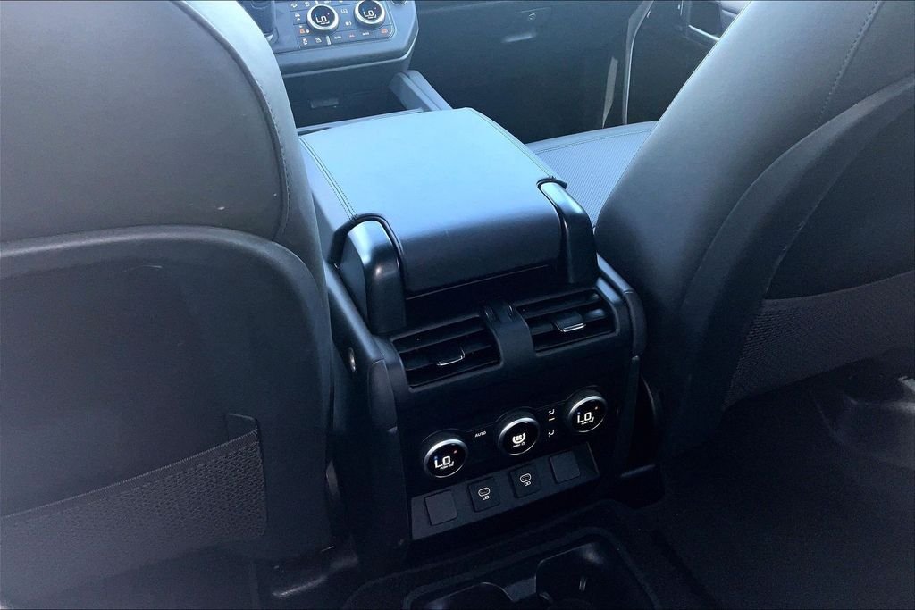 Used 2025 Fuji White Land Rover X-Dynamic SE image 24
