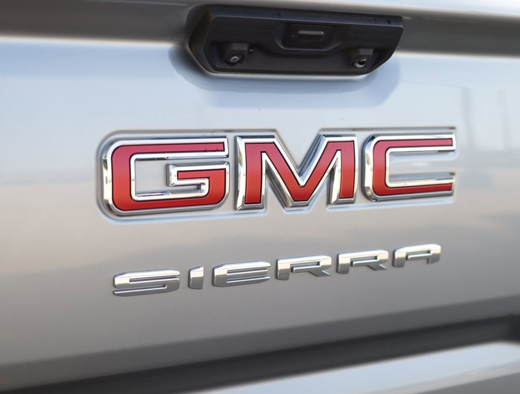 Used 2024 Sterling Metallic GMC SLE image 32