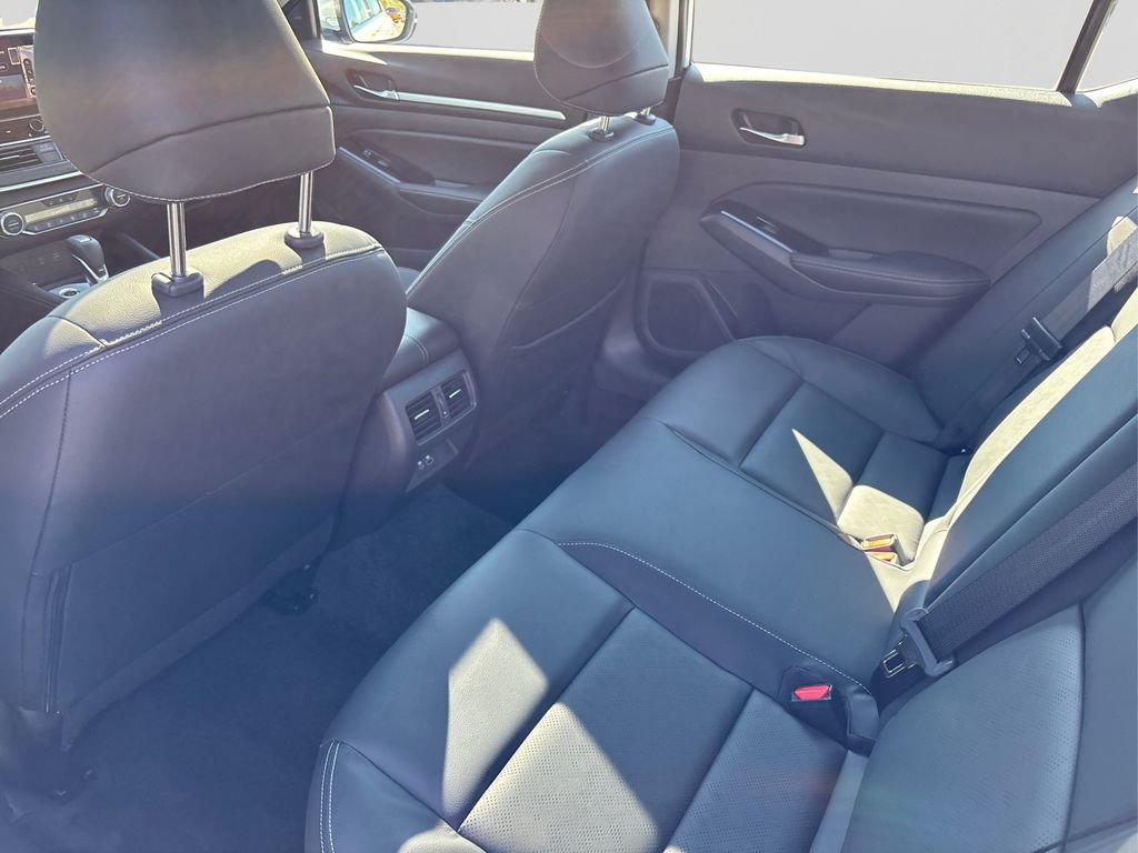 2025 Nissan Altima SL - Photo 10