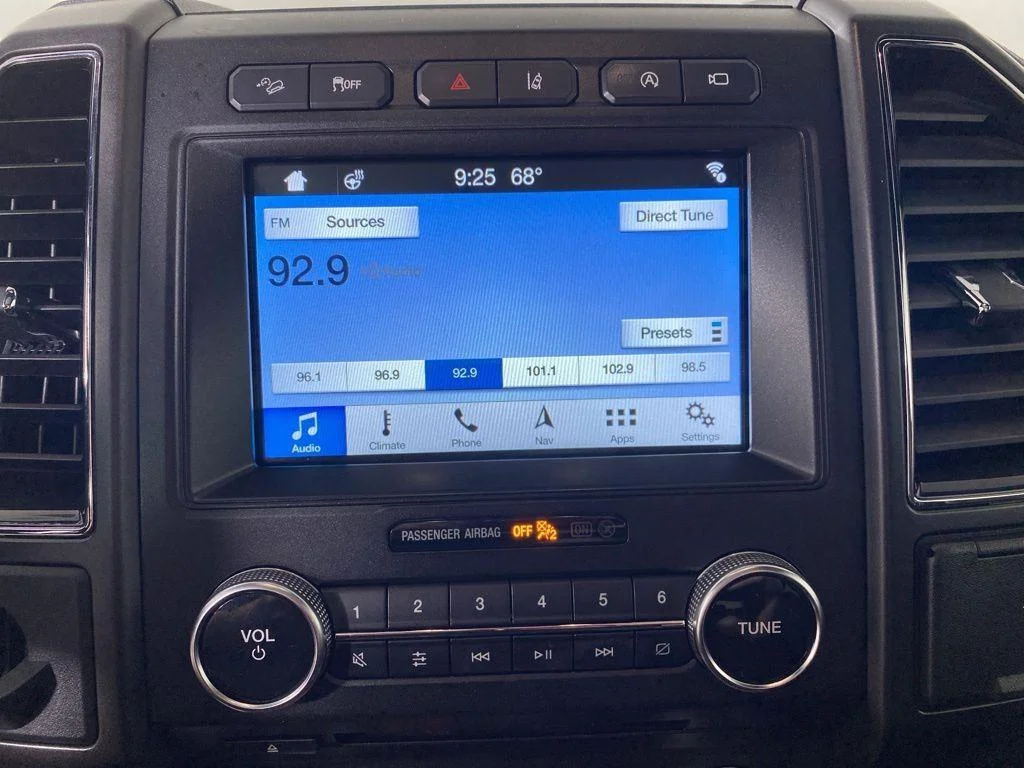 Used 2018 Magnetic Ford Limited image 27