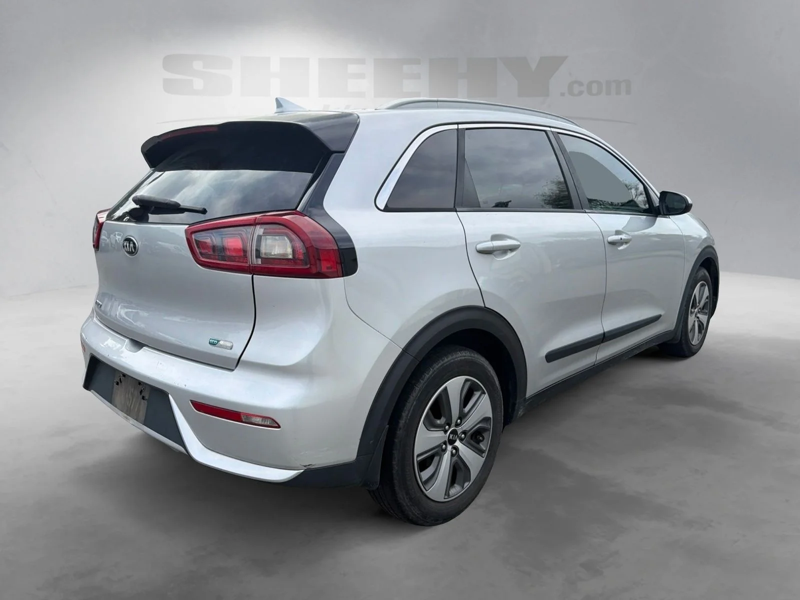 Used 2019 Silky Silver Kia LX image 14