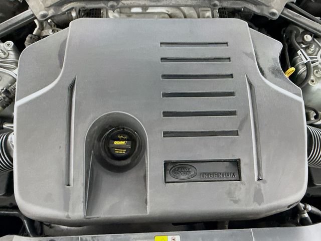 Used 2021 Silver Land Rover SE image 30