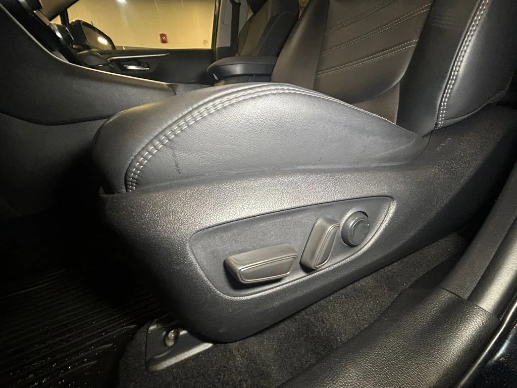 Used 2022 Midnight Black Toyota XLE Premium image 23