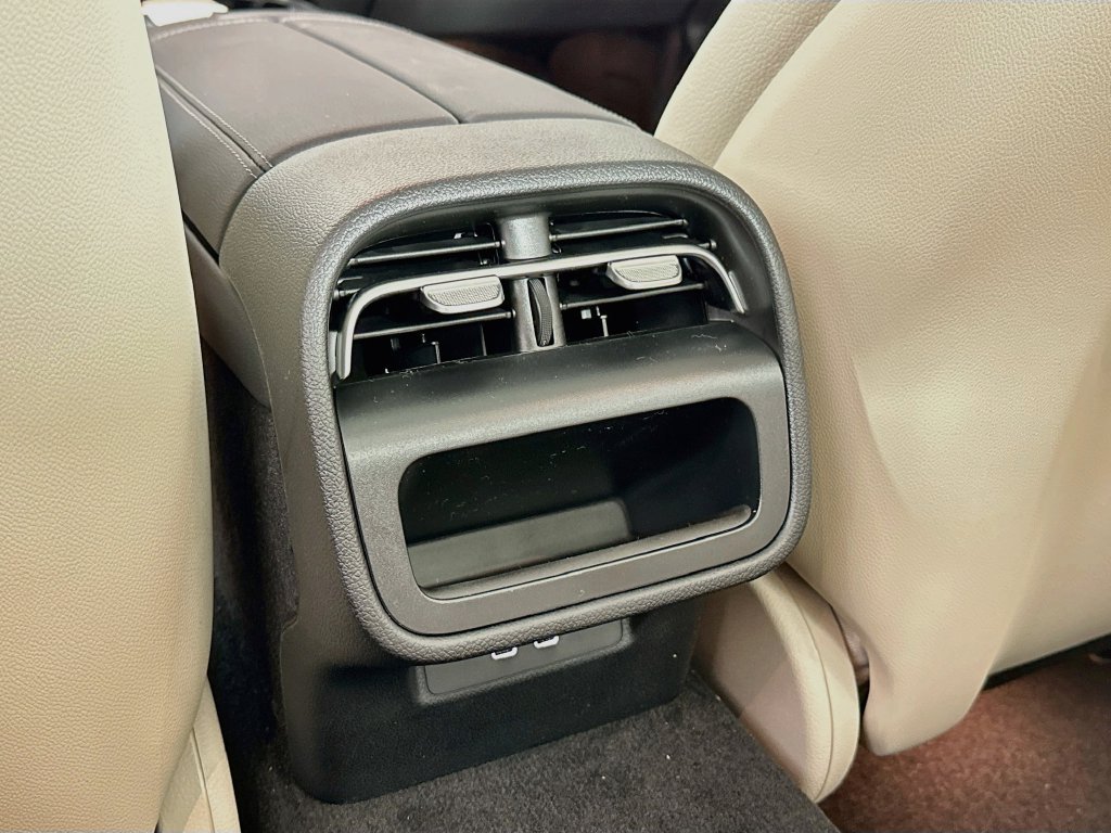 New 2027 MANUFAKTUR Alpine Grey Mercedes-Benz E 450 image 26