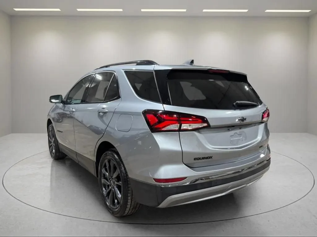 2023 Chevrolet Equinox RS - Photo 3
