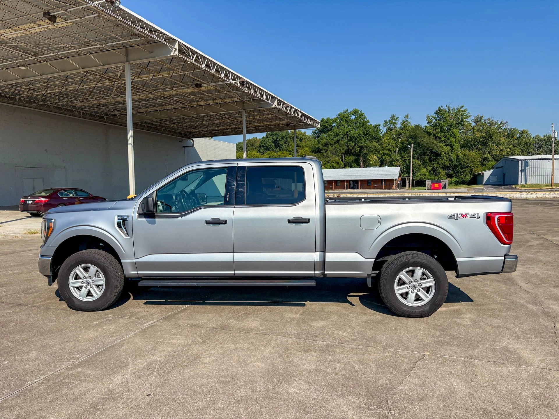 Used 2023 Silver Ford XLT image 7