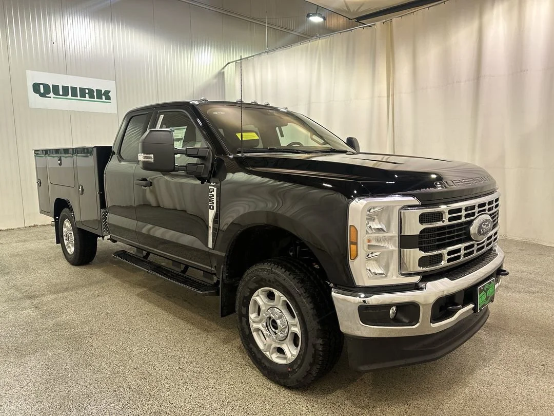 New 2026 Agate Black Metallic Ford F-250® XLT image 3