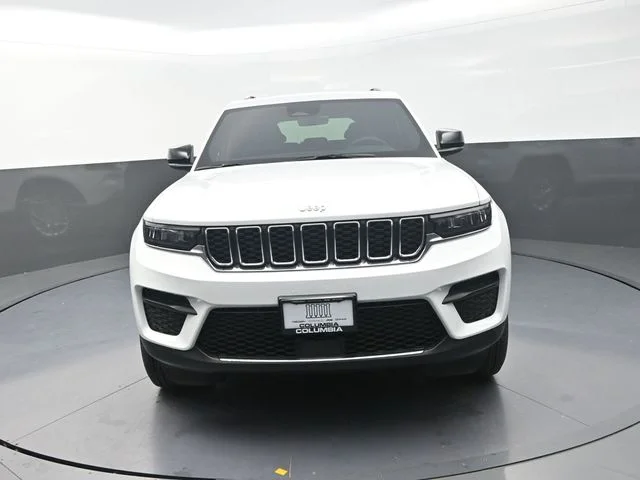 Used 2026 White Jeep Laredo X image 4