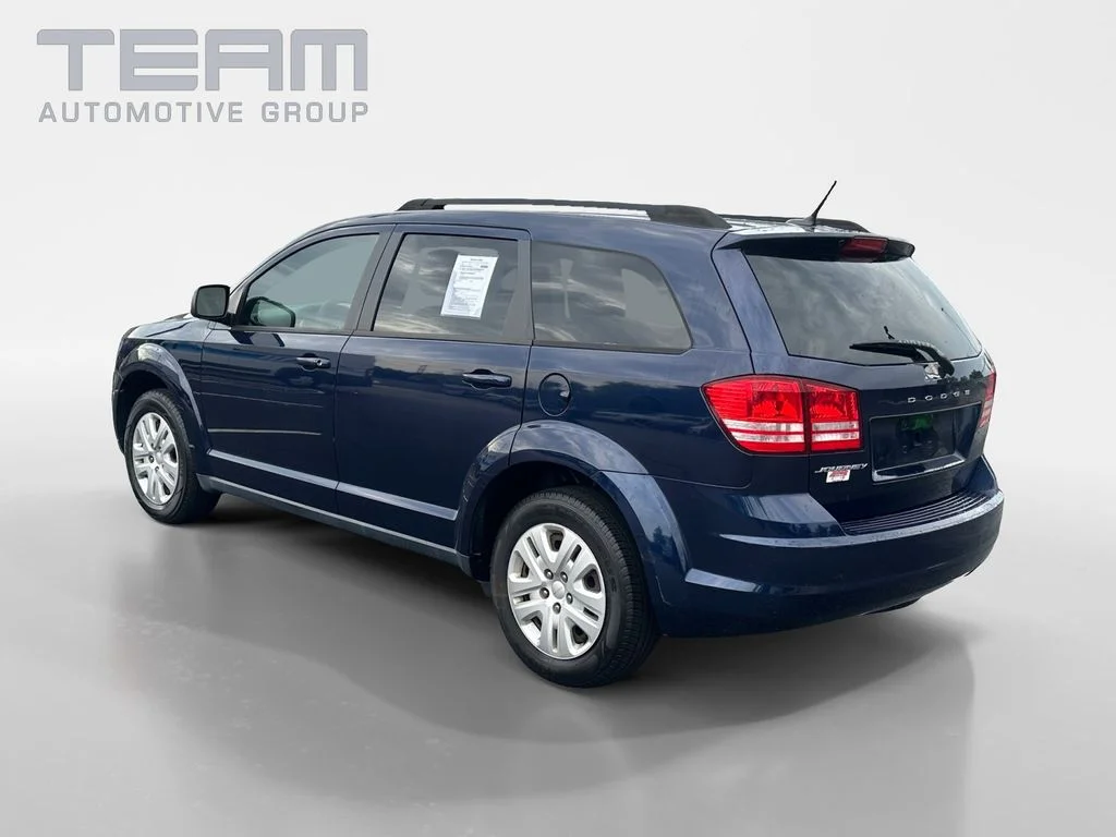 Used 2018 Blue Dodge SE image 5
