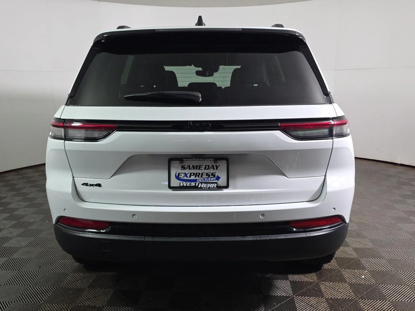 Used 2024 Bright White Clearcoat Jeep Altitude X image 10