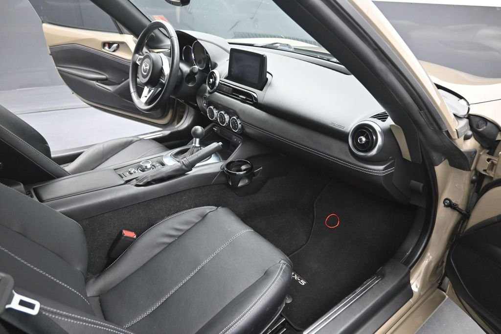 Used 2023 Beige Mazda Grand Touring image 10
