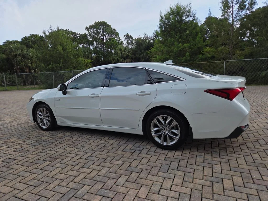 Used 2021 Beige Toyota XLE Plus image 9
