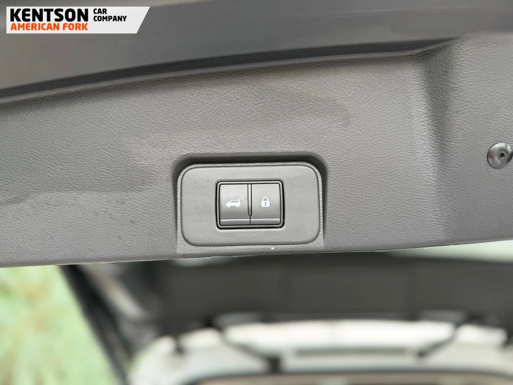 Used 2026 White Nissan SL image 27