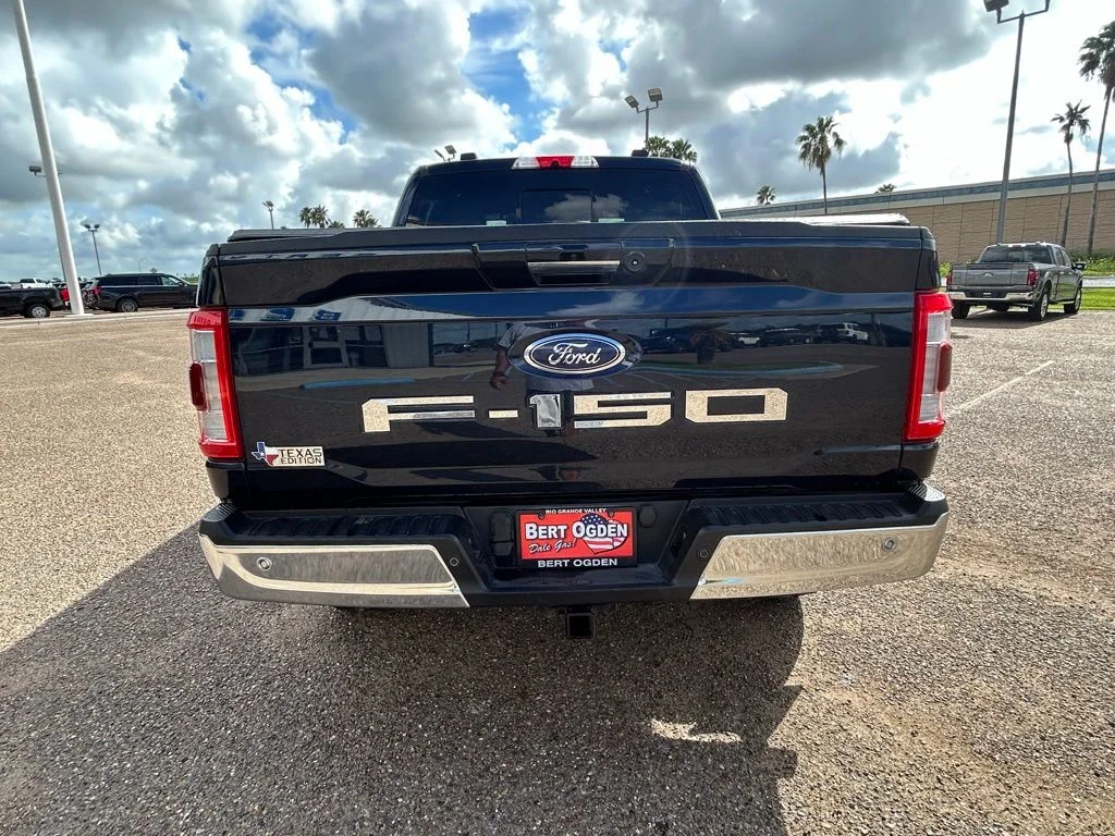 Used 2023 Blue Ford Lariat image 5