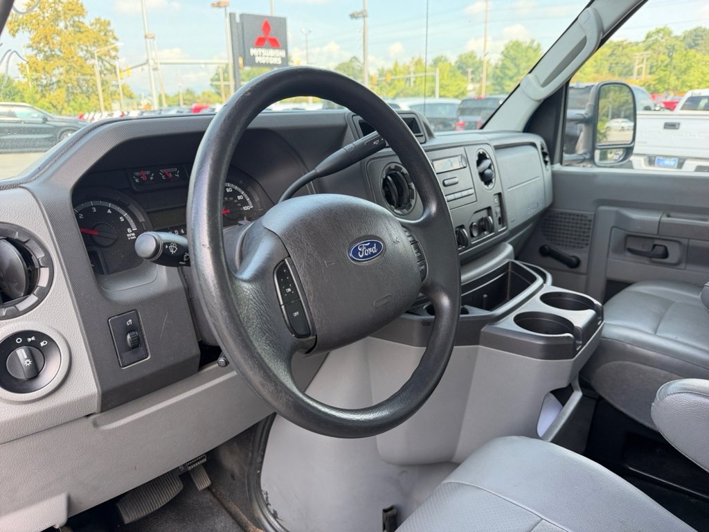 Used 2019  Ford Base image 11