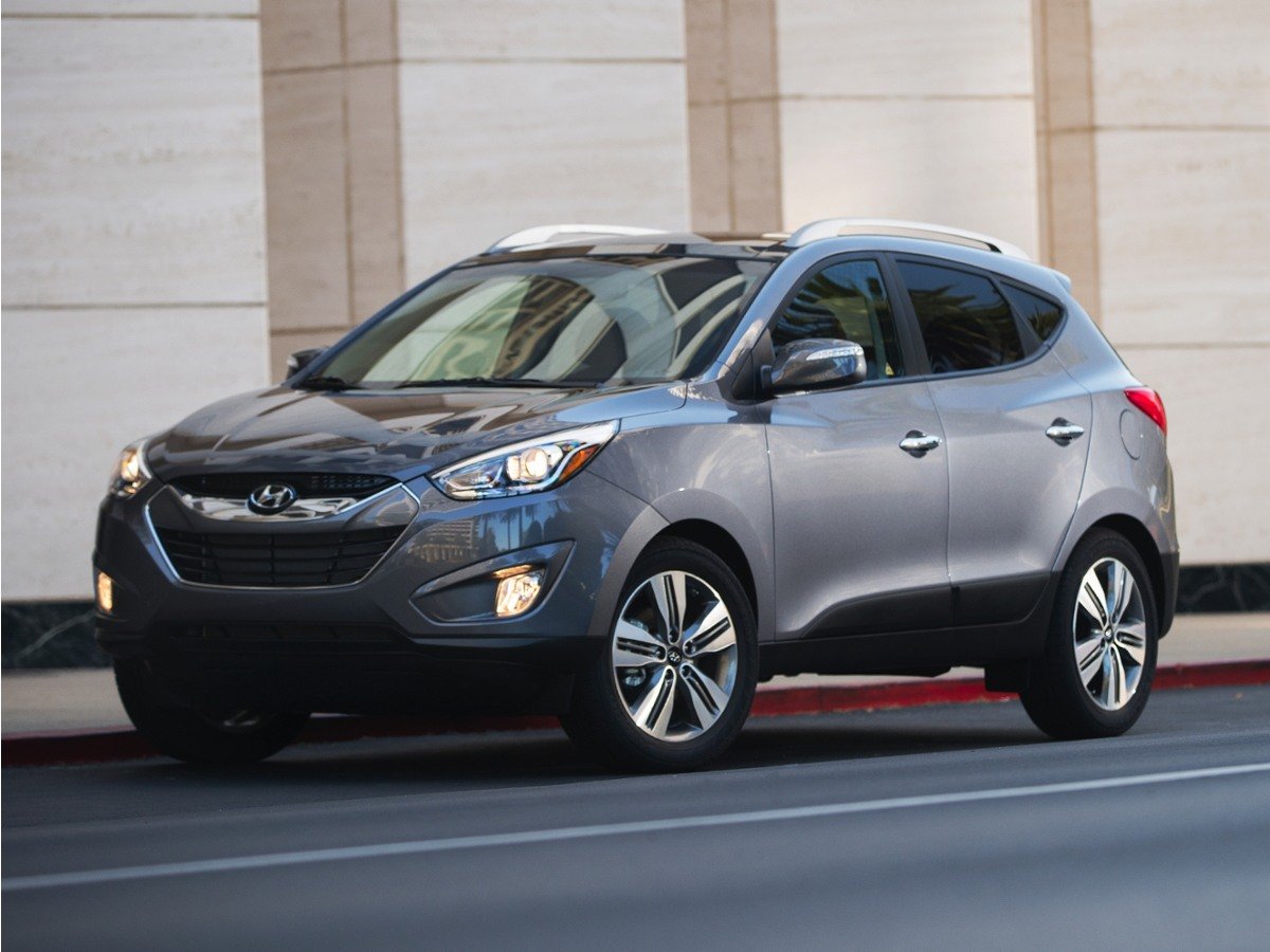 Used 2015 Black Hyundai GLS image 1